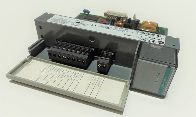 Allen Bradley 1746-NO4V Ser A SLC 500 Analog Output Module